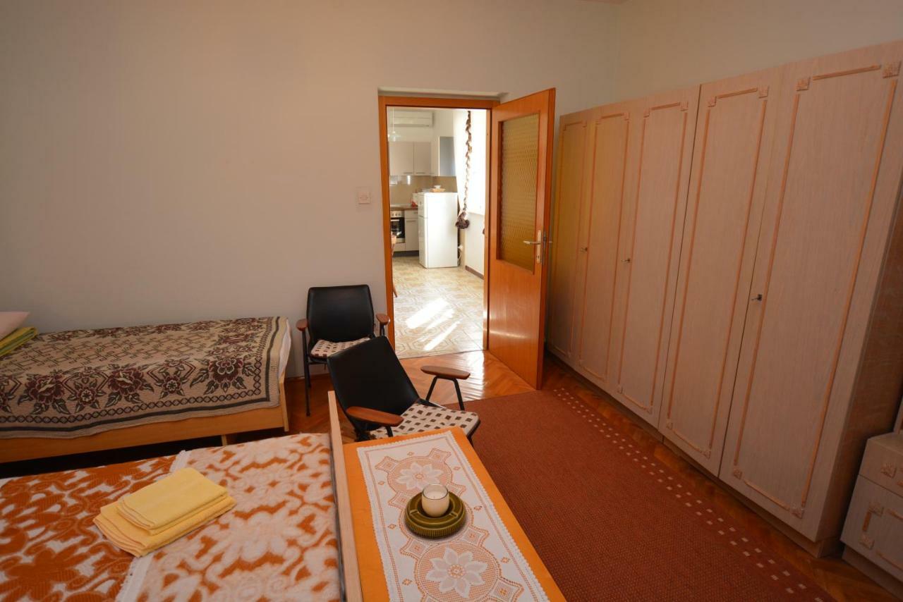 Apartment Nadica Punat Exteriör bild